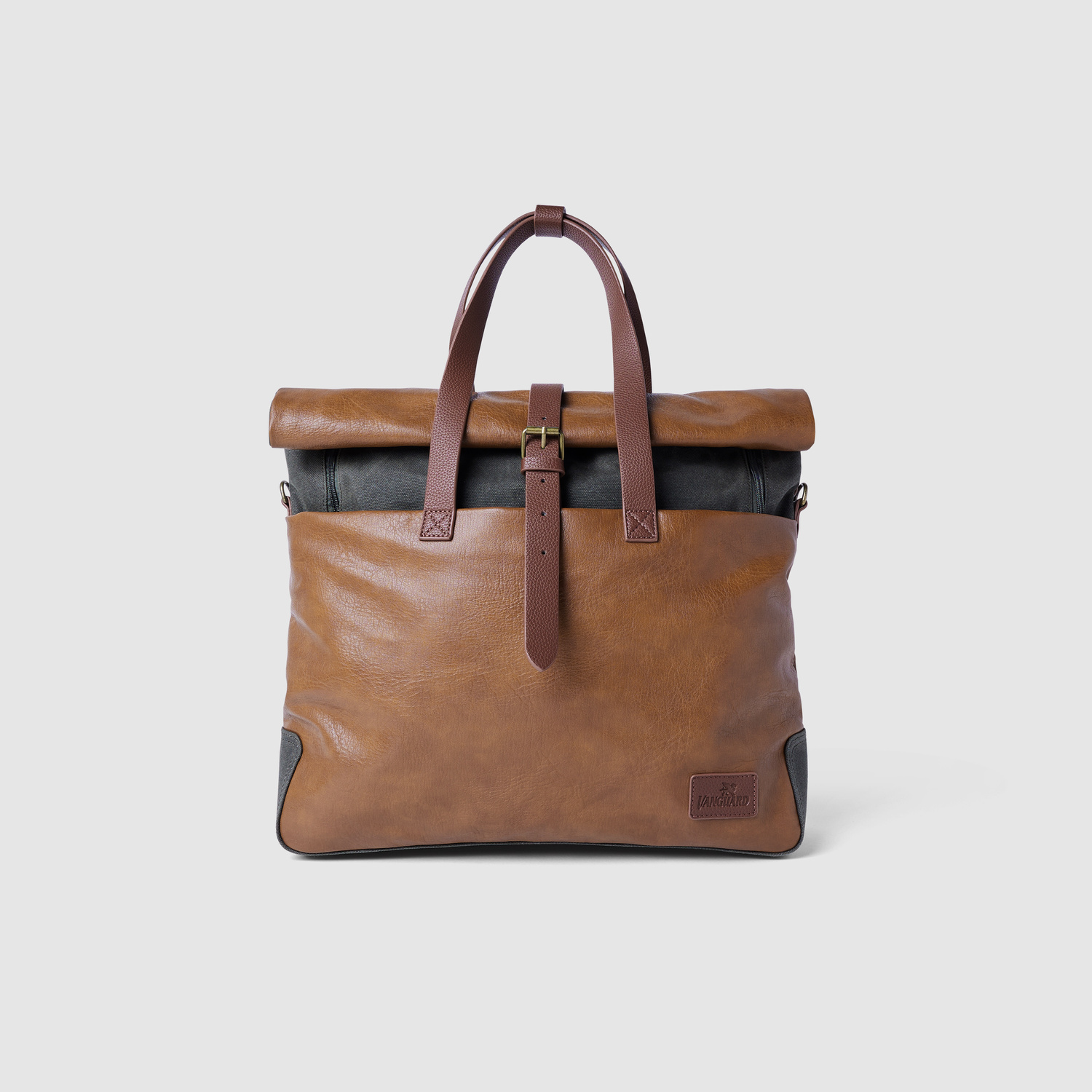 VGROLLTOPBAG-000_model_1.jpg