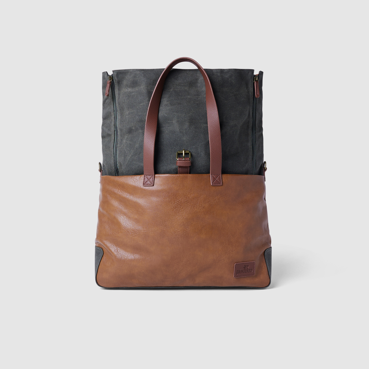 VGROLLTOPBAG-000_model_6.jpg