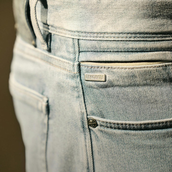 ZEITLOS, STILVOLL UND LÄSSIG