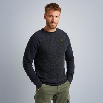 Pullover in a material mix