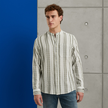 Shirt with stripe pattern