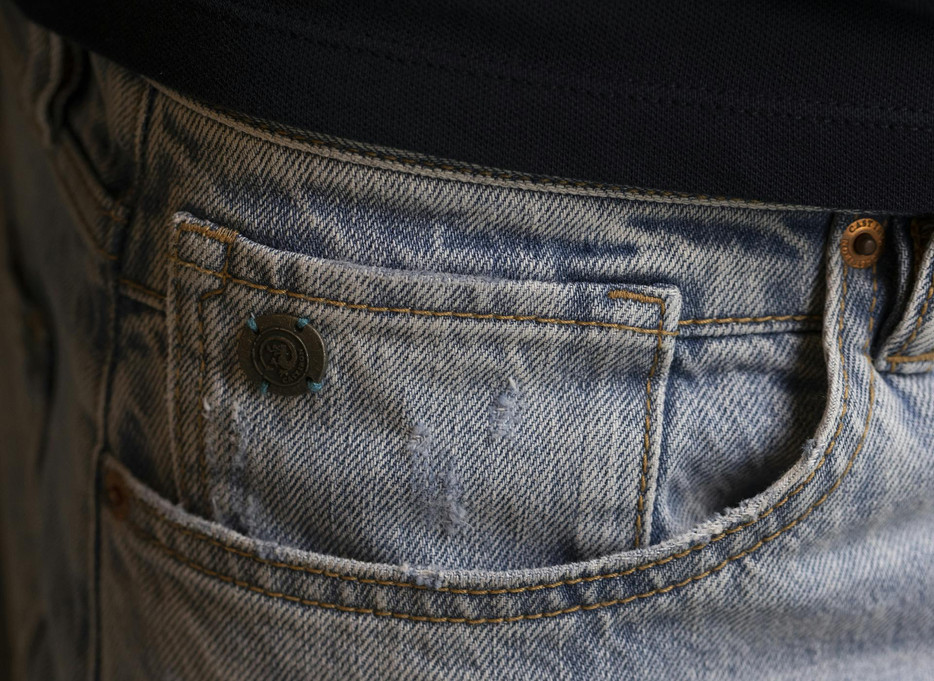 blauwe cast iron jeans